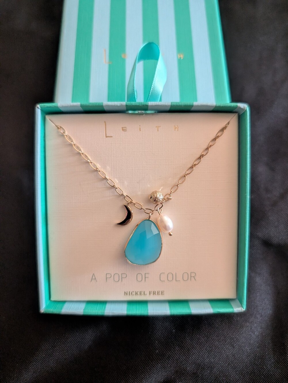 Leith torquiose colored necklace exclusive.